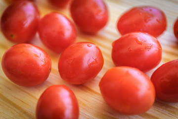Tomatoes placed on the wood 