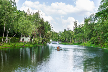 Fototapeta na wymiar River in the park