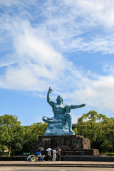 Fototapeta na wymiar 平和祈念像＠長崎平和公園