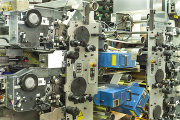 Printing labels on offset machine