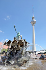 Alexanderplatz in Berlin - obrazy, fototapety, plakaty
