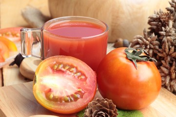Tomato juice and fresh tomatoes