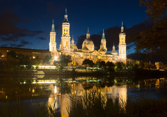 Fototapeta na wymiar Cathedral in night. Zaragoza, Spain