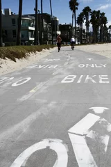 Fotobehang カリフォルニア　ロサンゼルス　ベニスビーチ　自転車専用レーン SantaMonica Los Angeles Venice Beach © AmeriCantaro