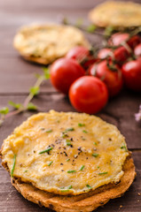 Mini omelets crunchy pastry