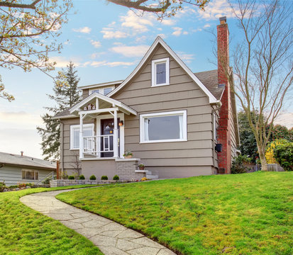 Adorable northwest home with perfect front yard.