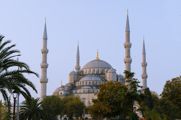 Fototapeta na wymiar Blue Mosque point of view from sultanahmet, Istanbul, Turkey