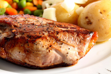 Duck breast dinner.
Duck breast dinner with vegetables and red cabbage.