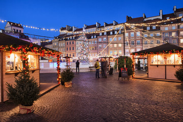 Fototapeta na wymiar Old Town Square by Night in Warsaw