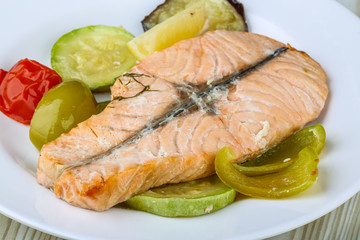 Salmon with grilled vegetables