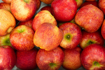 Red apples