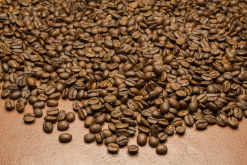 広げられたコーヒー豆