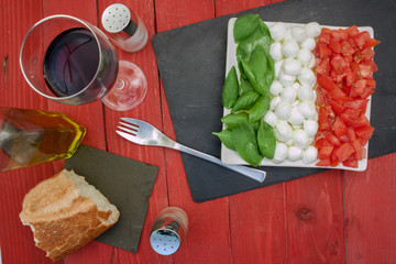 caprese flag horizontal right down