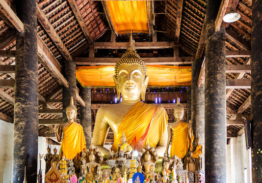 Image of Buddha in Vat Visounnarath, Lunag Prabang, Laos.