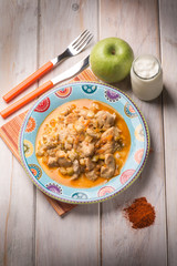 chicken breast with apple paprika and yogurt sauce