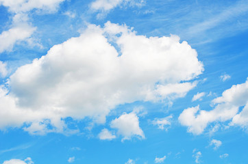 Obraz na płótnie Canvas The blue sky with clouds