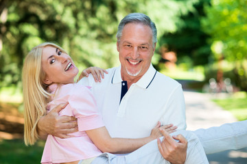 Obraz premium Happy mature couple portrait
