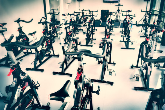 Spinning class with empty bikes