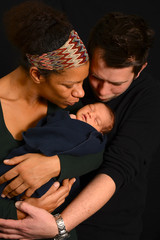 Eltern mit neugeborenem Baby 