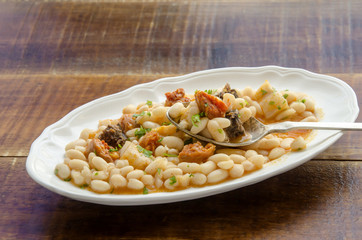 Alubias con chorizo y morcilla