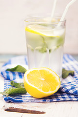 water with lemon