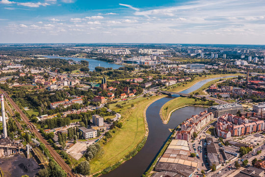 Fototapeta Miasto Poznań nad rzeką Wartą, widok z lotu ptaka