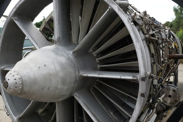 Jet engine