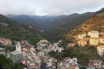 vista de riomaggiore en cinque terre,italia