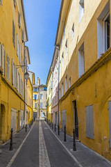 Obraz premium narrow street with typical houses in Aix en Provence