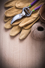 Stainless secateurs leather safety gloves peat pots and hank of 