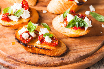 Bruschetta with sundried tomatoes