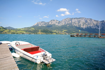 Obraz premium Salzburger Land Salzkammergut: Blick über den Attersee, Alpen Österreich