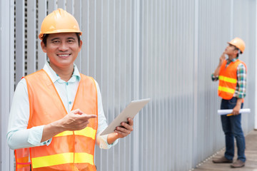 Contractor with a tablet