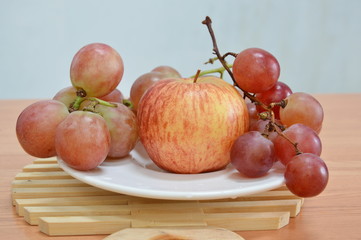 apple and red grape