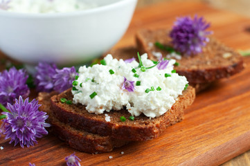 bread with fresh chives
