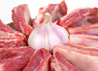 uncooked ribs, garlic