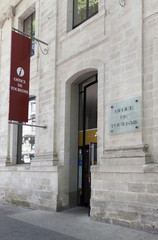 tourist office in avignon france