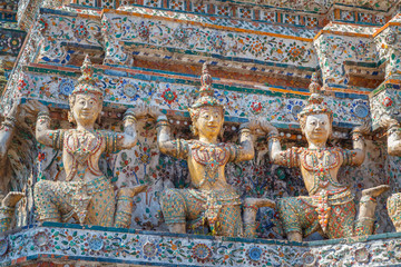 Fototapeta na wymiar Wat Arun - the Temple of Dawn in Bangkok, Thailand