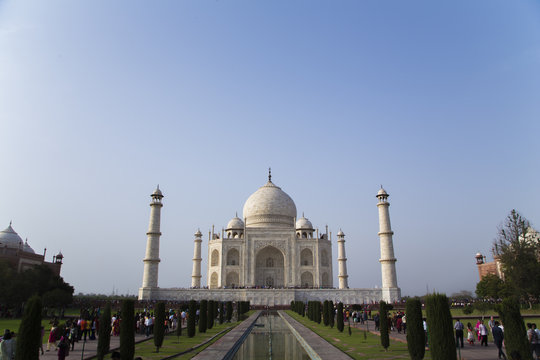 Front view of Taj Mahal 