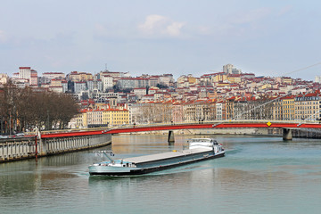 Péniche sur la Saône à Lyon