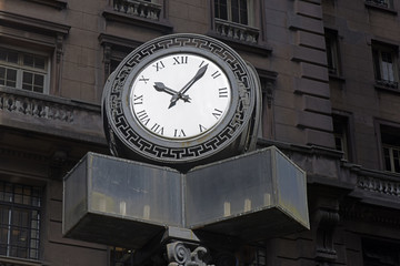 Fototapeta na wymiar Street clock in Sao Paulo city