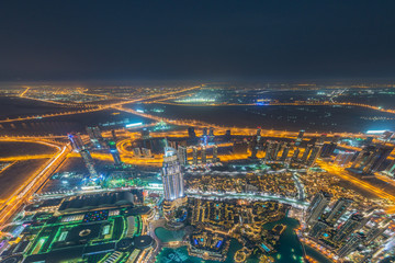 Obraz premium Panorama of night Dubai during sunset
