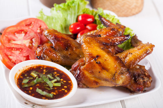 Grilled Chicken Wings with Red Spicy Sauce