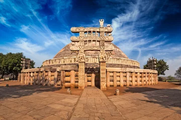 Zelfklevend Fotobehang Great Stupa. Sanchi, Madhya Pradesh, India © Dmitry Rukhlenko