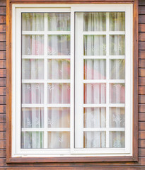 fenêtre créole coulissante, île de la Réunion 