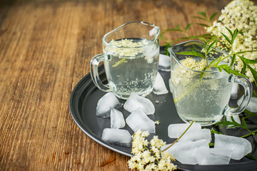 Elderflower drink with elderberry flowers