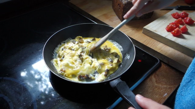 Making scrambled eggs