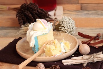 White cream cake delicious and drink red water mix soda