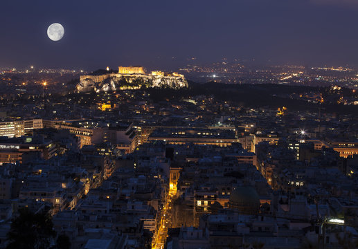 Akropolis by night at full moon