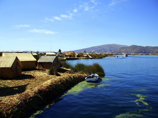 Iles Uros